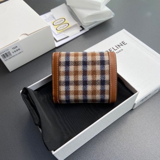 Replica Portafoglio piccolo Celine con patta pelle di vitello con motivo Triomphe Imitazione Outlet Online
