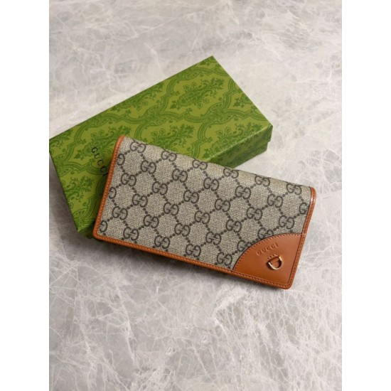 Replica Portafoglio continentale Gucci con emblema GG 821802 marrone Imitazione Outlet Online