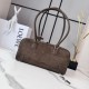 Replica Borsa a tracolla Loewe Amazona 31 pelle nabuk granulata marrone Imitazione Fallate Outlet