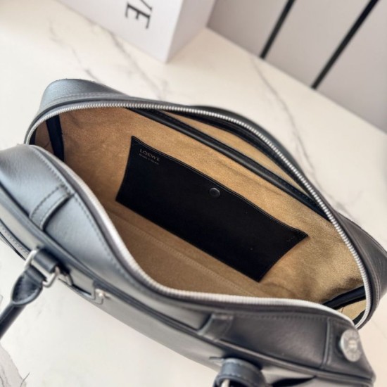 Replica Borsa a tracolla Loewe Amazona 31 pelle nabuk granulata Nero Imitazione Fallate Outlet