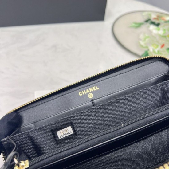 Replica Portafoglio lungo Chanel trapuntato con logo CC e cerniera Imitazione Fallate Outlet
