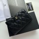 Replica Portacarte Chanel Caviar trapuntato con patta nero e dettagli oro Imitazione Fallate Outlet