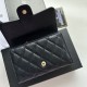 Replica Portacarte Chanel Caviar trapuntato con patta nero e dettagli oro Imitazione Fallate Outlet