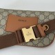 Replica Marsupio piccolo Gucci GG Emblem Uomo 821165 marrone Imitazione Fallate Outlet