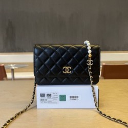 Replica Portafoglio Chanel trapuntato in caviale perlato con catena Woc Nero False Fatte Bene