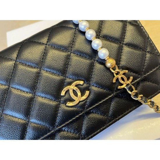 Replica Portafoglio Chanel trapuntato in caviale perlato con catena Woc Nero False Fatte Bene