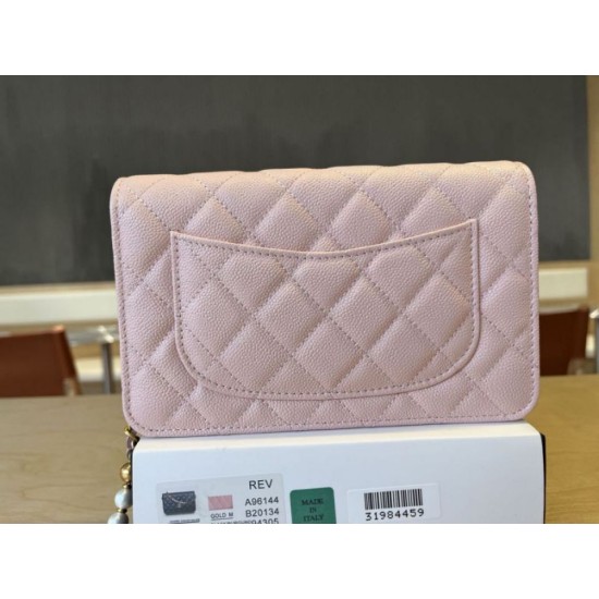 Replica Portafoglio Chanel trapuntato in caviale perlato con catena Woc Rosa False Fatte Bene