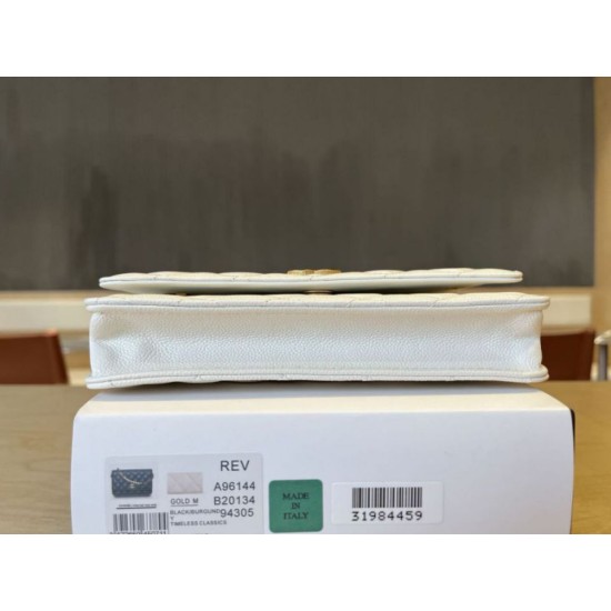 Replica Portafoglio Chanel trapuntato in caviale perlato con catena Woc Bianco False Fatte Bene
