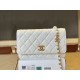 Replica Portafoglio Chanel trapuntato in caviale perlato con catena Woc Bianco False Fatte Bene