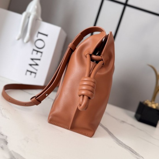 Replica Pochette con coulisse Borse Loewe Flamenco Marrone False Fatte Bene