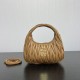 Replica Borsa hobo mini/piccolo Miu Miu Wander Matelasse Marrone False Fatte Bene