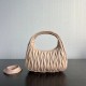 Replica Borsa hobo mini/piccolo Miu Miu Wander Matelasse Beige False Fatte Bene