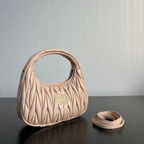 Replica Borsa hobo mini/piccolo Miu Miu Wander Matelasse Beige False Fatte Bene