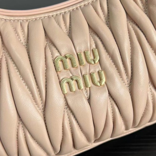 Replica Borsa hobo mini/piccolo Miu Miu Wander Matelasse Beige False Fatte Bene