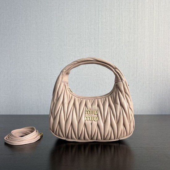 Replica Borsa hobo mini/piccolo Miu Miu Wander Matelasse Beige False Fatte Bene