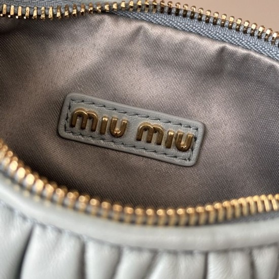 Replica Borsa hobo mini/piccolo Miu Miu Wander Matelasse Blu False Fatte Bene