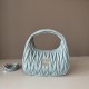 Replica Borsa hobo mini/piccolo Miu Miu Wander Matelasse Blu False Fatte Bene