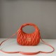 Replica Borsa hobo mini/piccolo Miu Miu Wander Matelasse Arancia False Fatte Bene