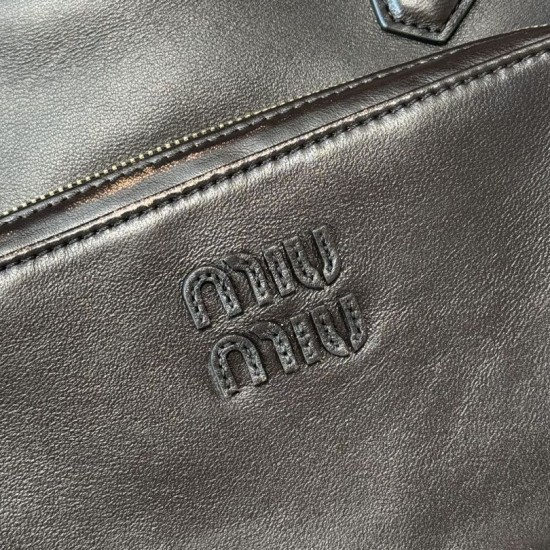 Replica Borse a tracolla Miu Miu Pocket con manico superiore Caffè False Fatte Bene