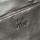 Replica Borse a tracolla Miu Miu Pocket con manico superiore Caffè False Fatte Bene