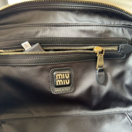 Replica Borsa a mano Miu Miu Beau 5BB172 Nero False Fatte Bene