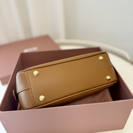 Replica Borsa a mano Miu Miu Arcadie 5BB142 Marrone False Fatte Bene