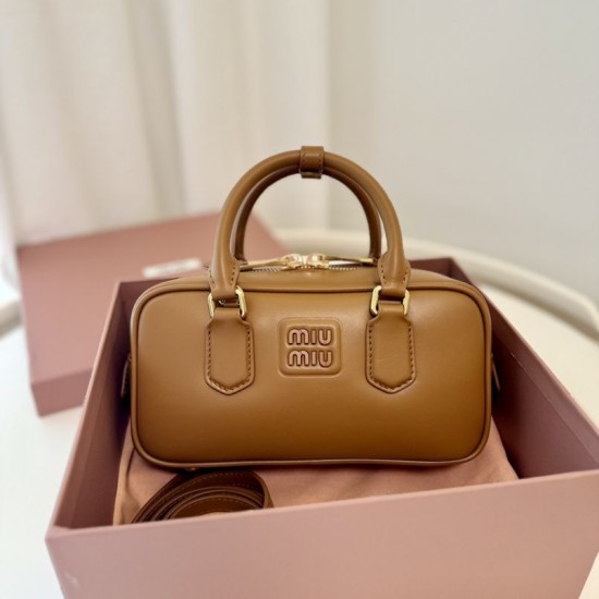 Replica Borsa a mano Miu Miu Arcadie 5BB142 Marrone False Fatte Bene