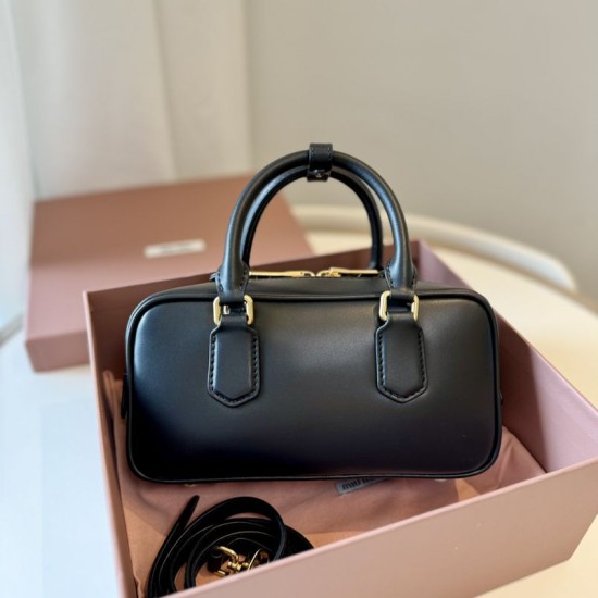 Replica Borsa a mano Miu Miu Arcadie 5BB142 Nero Imitazione Outlet Italia Replica Borsa a mano Miu Miu Arcadie 5BB142 Nero False Fatte Bene