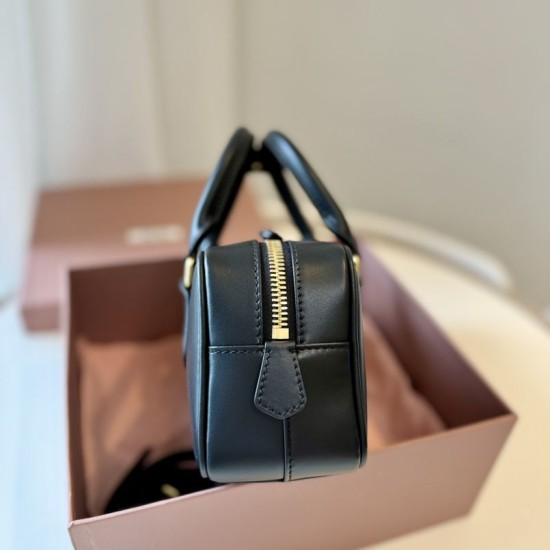 Replica Borsa a mano Miu Miu Arcadie 5BB142 Nero Imitazione Outlet Italia Replica Borsa a mano Miu Miu Arcadie 5BB142 Nero False Fatte Bene