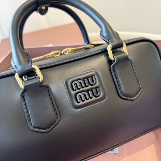 Replica Borsa a mano Miu Miu Arcadie 5BB142 Nero Imitazione Outlet Italia Replica Borsa a mano Miu Miu Arcadie 5BB142 Nero False Fatte Bene