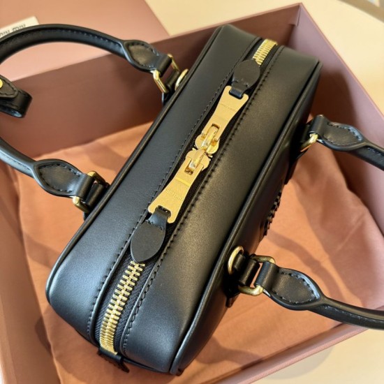 Replica Borsa a mano Miu Miu Arcadie 5BB142 Nero Imitazione Outlet Italia Replica Borsa a mano Miu Miu Arcadie 5BB142 Nero False Fatte Bene