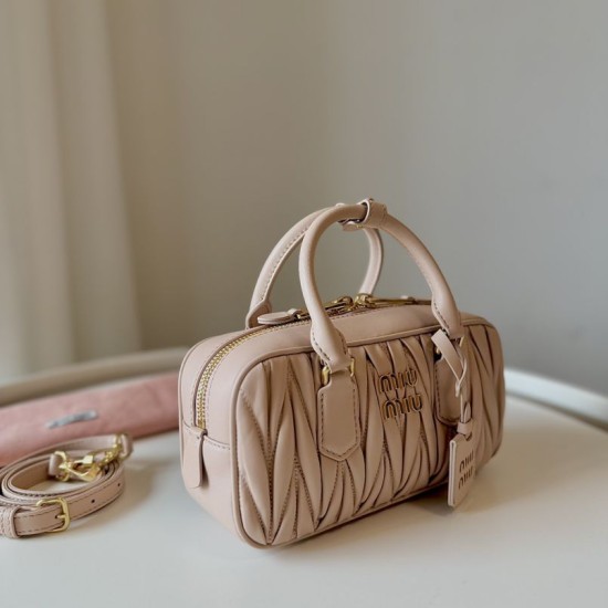 Replica Borsa a mano Miu Miu Arcadie Matelassé Nappa 5BB142 marrone False Fatte Bene