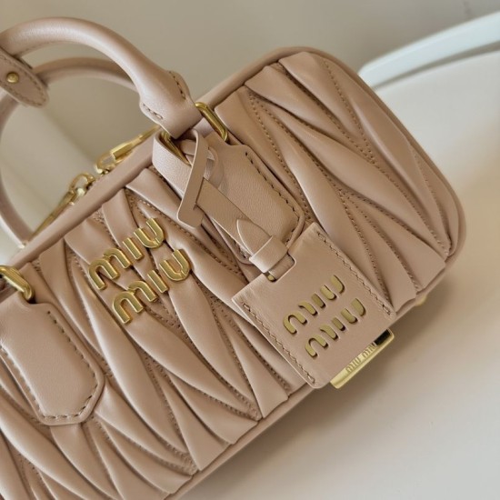 Replica Borsa a mano Miu Miu Arcadie Matelassé Nappa 5BB142 marrone False Fatte Bene
