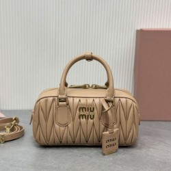 Replica Borsa a mano Miu Miu Arcadie Matelassé Nappa 5BB142 marrone False Fatte Bene