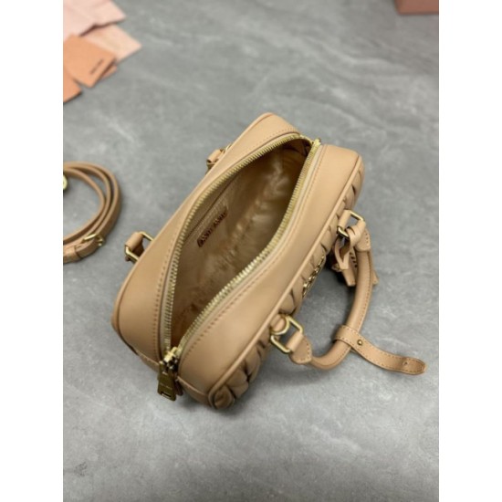Replica Borsa a mano Miu Miu Arcadie Matelassé Nappa 5BB142 marrone False Fatte Bene