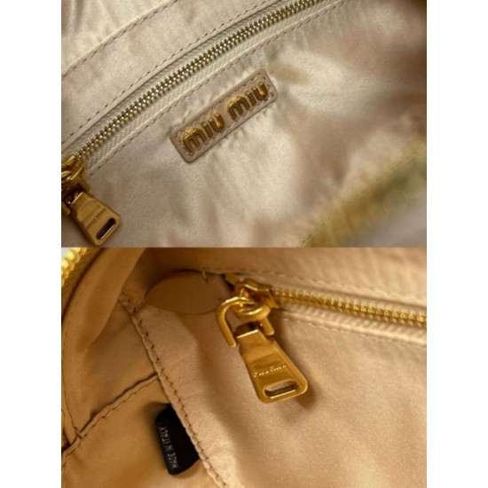 Replica Borsa a mano Miu Miu Arcadie Matelassé Nappa 5BB142 marrone False Fatte Bene