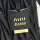 Replica Borsa tote Miu Miu in pelle nappa trapuntata nera Fallate Outlet Online