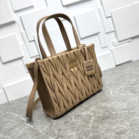 Replica Borsa tote Miu Miu in pelle nappa trapuntata marrone Fallate Outlet Online