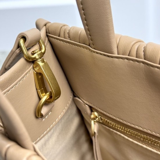 Replica Borsa tote Miu Miu in pelle nappa trapuntata marrone Fallate Outlet Online