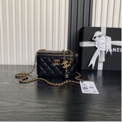 Replica Beauty case piccolo Chanel con tracolla a catena Ap3940 Nero Imitazione Outlet