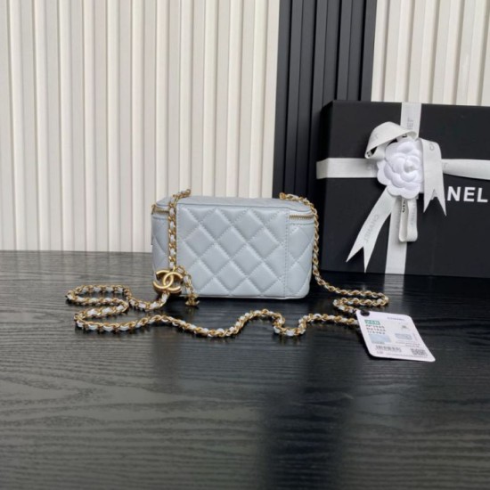 Replica Beauty case piccolo Chanel con tracolla a catena Ap3940 Blu Imitazione Outlet