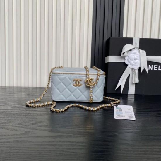 Replica Beauty case piccolo Chanel con tracolla a catena Ap3940 Blu Imitazione Outlet