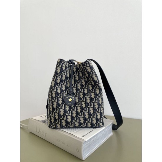 Borsa a secchiello piccola Diorstar Dior jacquard obliquo blu False Fatte Bene Online Perfetto Replica Borsa a secchiello piccola Diorstar Dior jacquard obliquo blu Imitazione Outlet