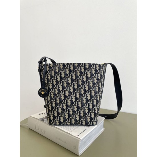 Borsa a secchiello piccola Diorstar Dior jacquard obliquo blu False Fatte Bene Online Perfetto Replica Borsa a secchiello piccola Diorstar Dior jacquard obliquo blu Imitazione Outlet
