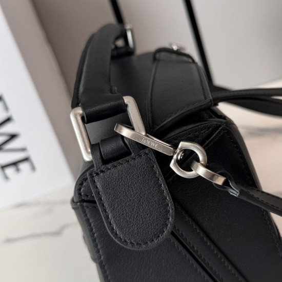 Perfetto Replica Borsa Piccola Loewe Panta Puzzle nera Imitazione Outlet