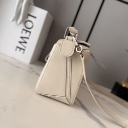 Perfetto Replica Borsa Piccola Loewe Panta Puzzle Beige Imitazione Outlet