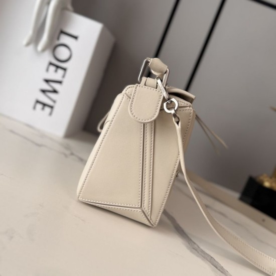 Perfetto Replica Borsa Piccola Loewe Panta Puzzle Beige Imitazione Outlet