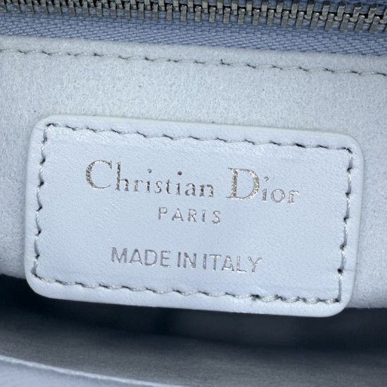 Perfetto Replica Borsa Dior Lady Dior Mini Cannage Blu Imitazione Outlet