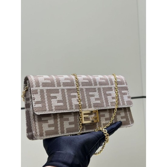 Perfetto Replica Portafoglio Fendi con catena, modello Baguette in tessuto jacquard FF marrone Imitazione Outlet