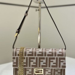 Perfetto Replica Portafoglio Fendi con catena, modello Baguette in tessuto jacquard FF marrone Imitazione Outlet
